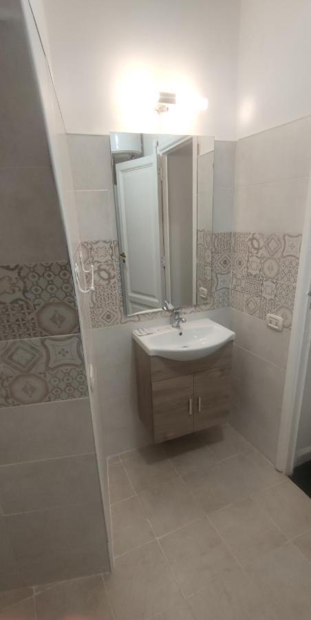 Borgo Santa Lucia Apartment Наполи Екстериор снимка